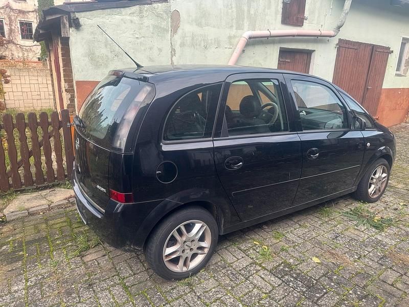 Gebraucht Opel Meriva 90 PS (66 kW) 2010 Schwarz Van / Kleinbus