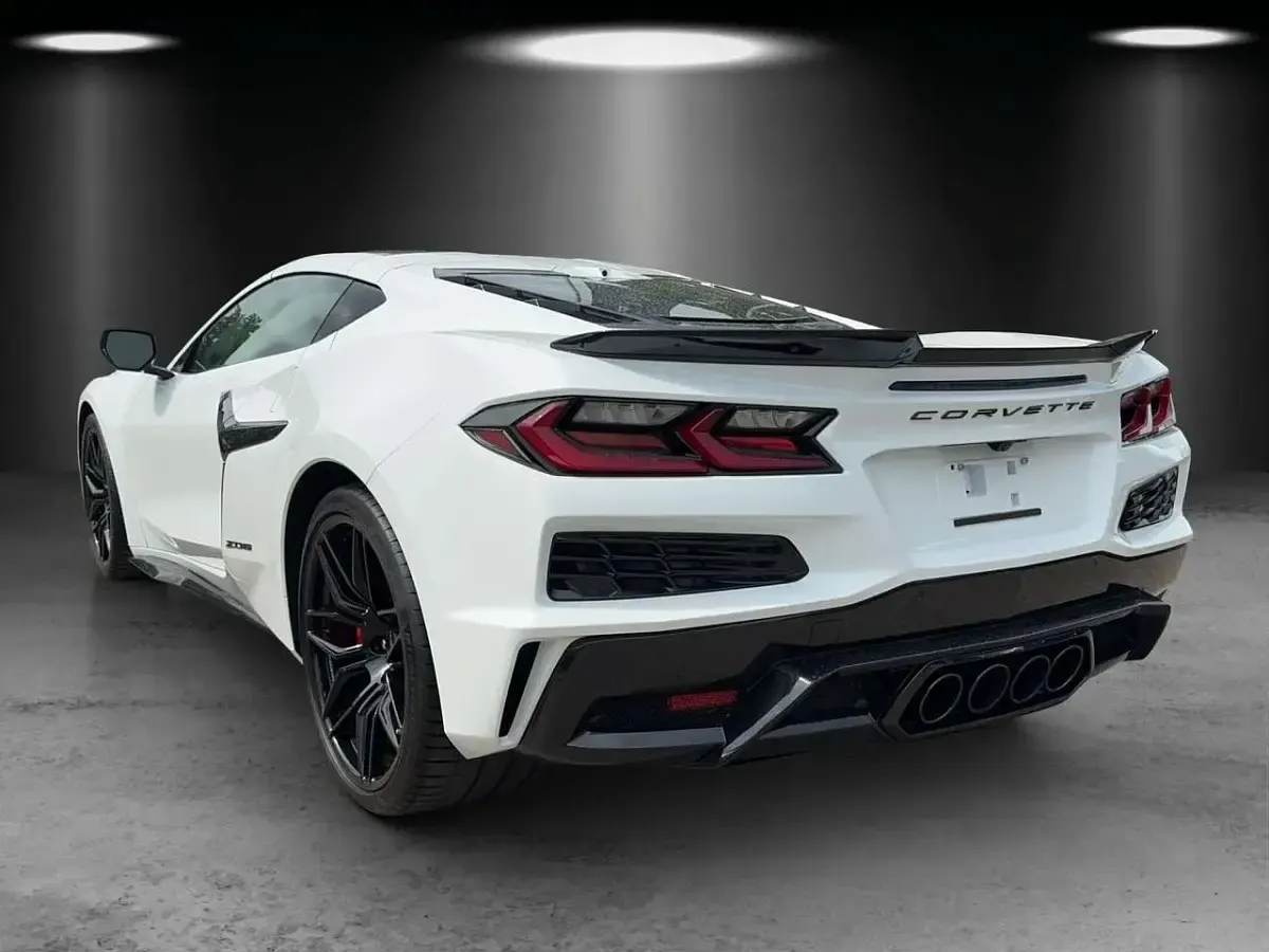 Gebraucht Corvette Z06 680 PS (500 kW) 2024 Arctic white Coupé