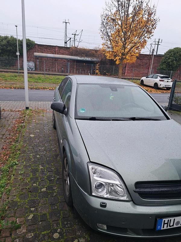 Grün Gebraucht 2003 Opel Vectra Limousine | 650 € (Superpreis) - Bild 1/4