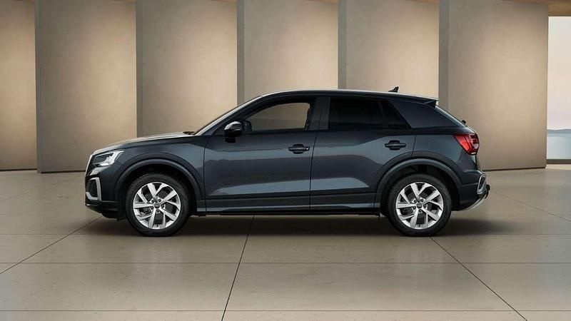 Neu Audi Q2 Advanced Plus 150 PS (110 kW) 2026 Manhattangrau metallic SUV