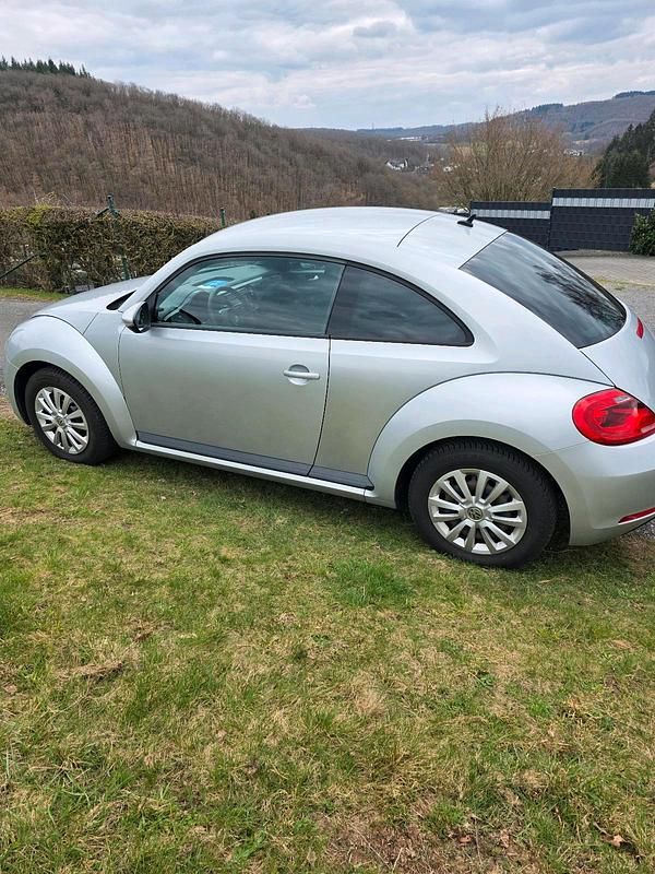 Gebraucht VW Beetle 105 PS (77 kW) 2012 Silber Kleinwagen
