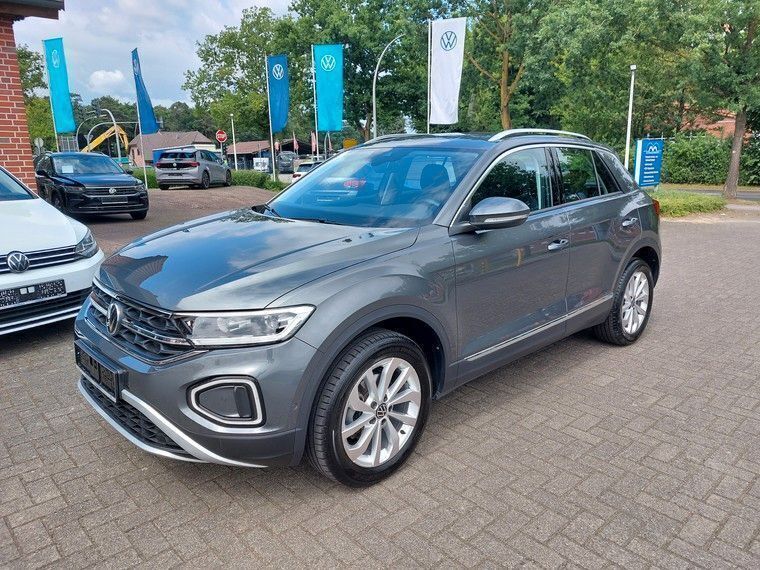 Grau Gebraucht 2024 VW T-Roc Style SUV | 28.990 € (Fairer Preis) - Bild 1/4