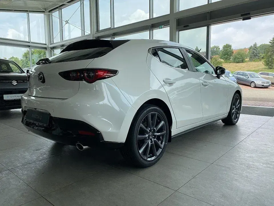 Neu Mazda 3 Homura-Line 140 PS (102 kW) 2026 Snowflake white pearl Limousine