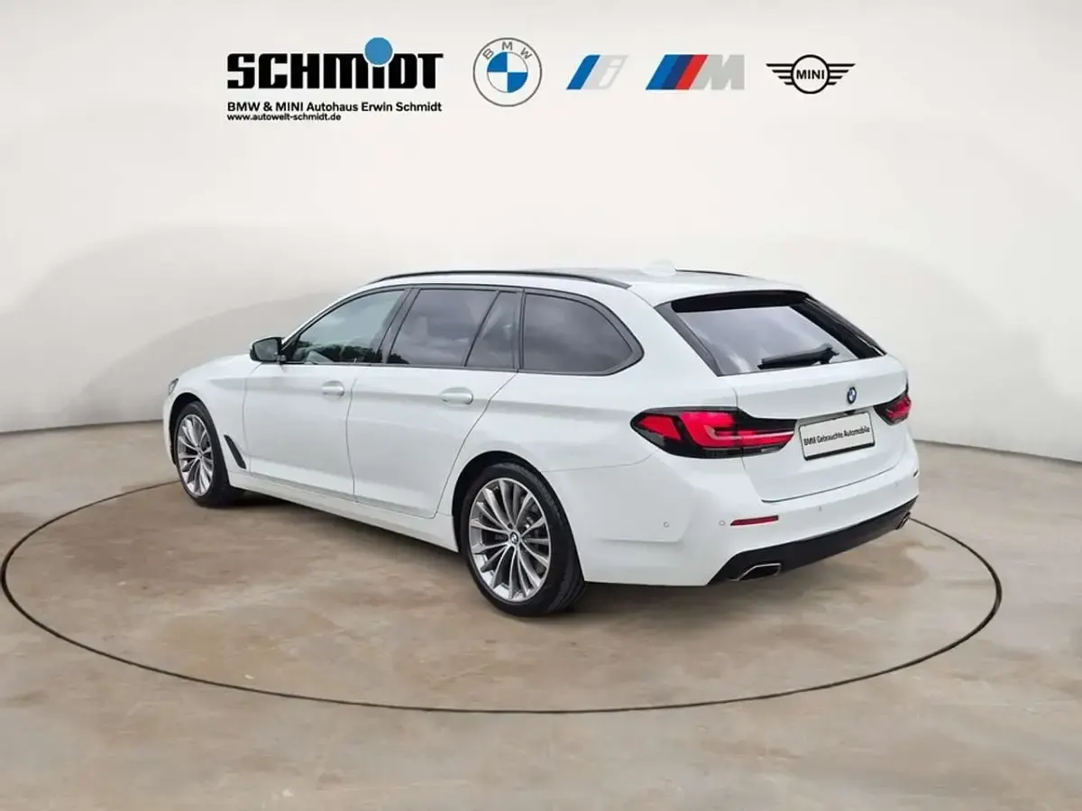 Gebraucht BMW 530 286 PS (210 kW) 2023 Alpinweiß uni Kombi