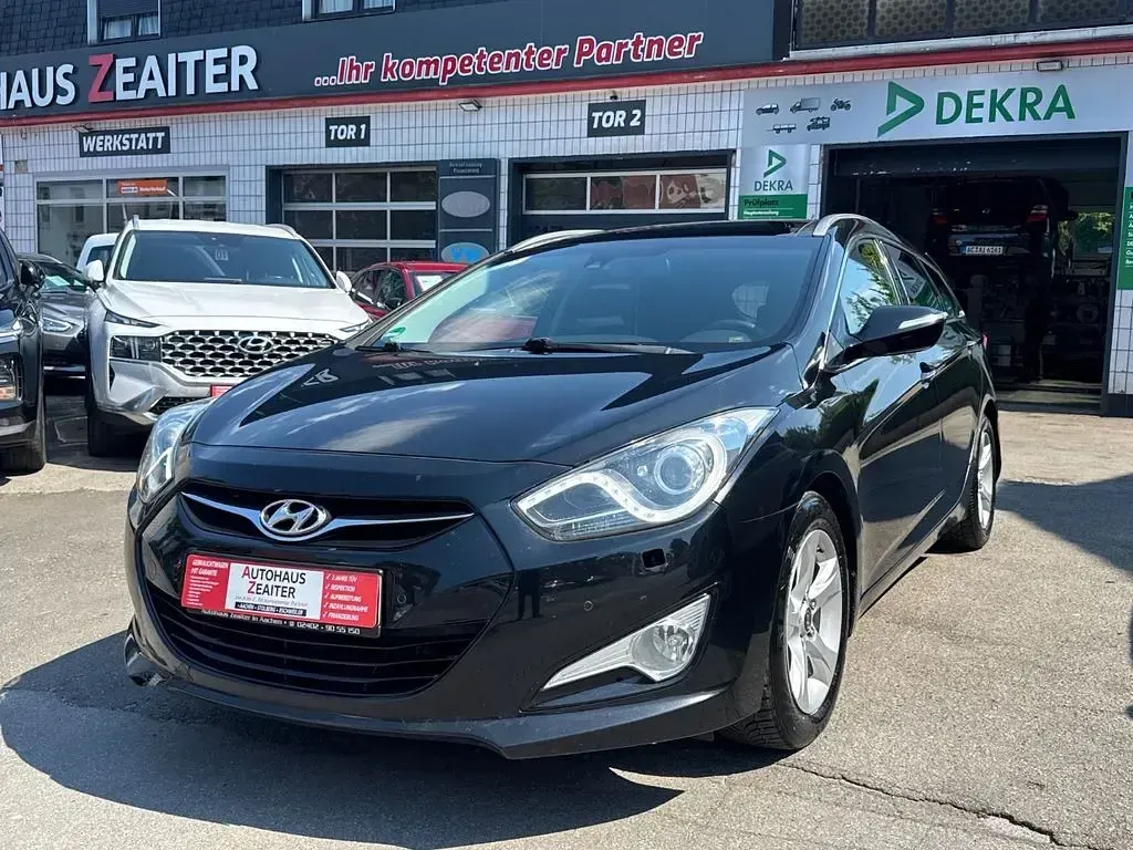 Gebraucht Hyundai i40 Style 136 PS (100 kW) 2011 Schwarz Kombi
