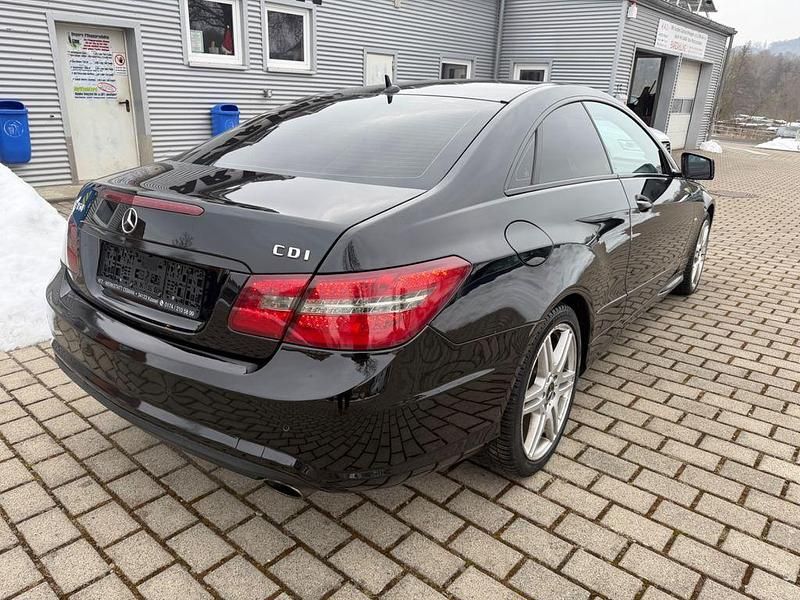 Gebraucht Mercedes E350 231 PS (169 kW) 2011 Schwarz Coupé