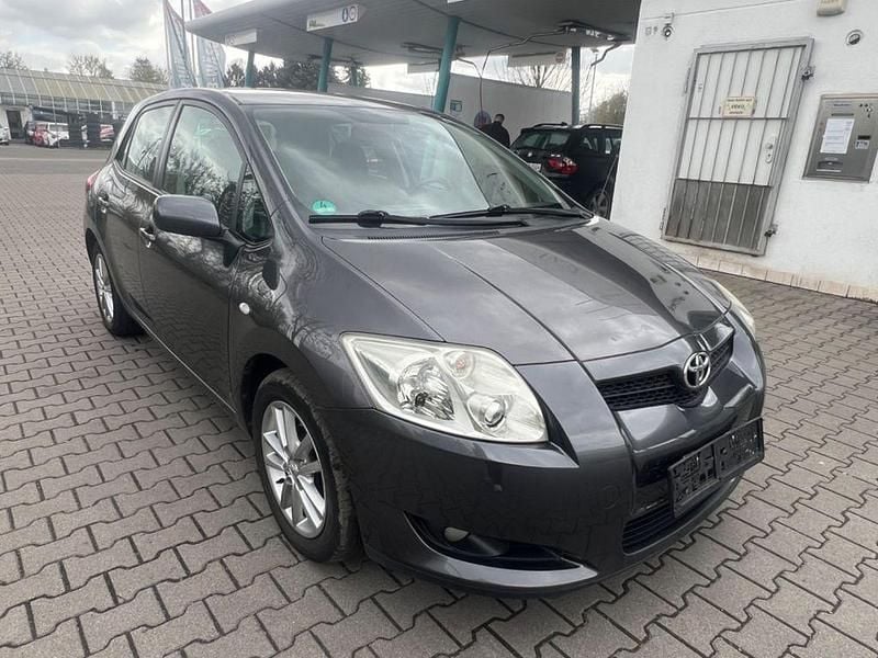Gebraucht Toyota Auris Life 101 PS (74 kW) 2009 Grau Kleinwagen