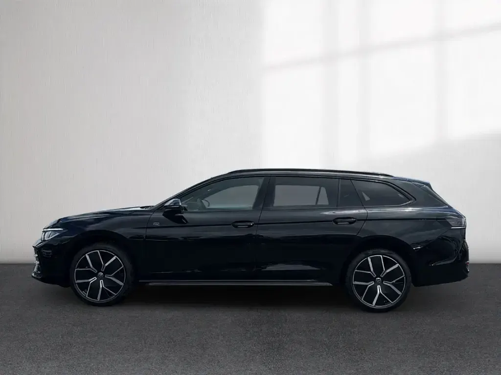 Neu VW Passat R-line 193 PS (141 kW) 2026 Schwarz Kombi