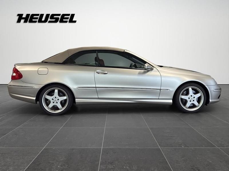 Gebraucht Mercedes CLK500 Elegance 306 PS (225 kW) 2005 Designo sabbia magno Cabrio
