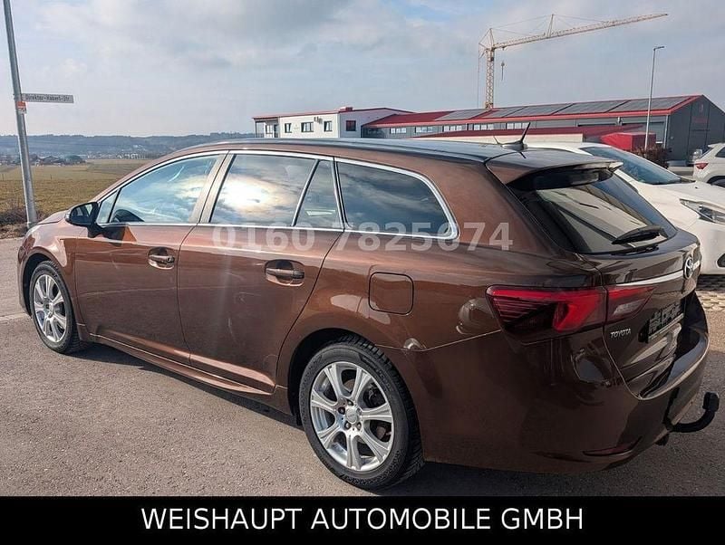 Gebraucht Toyota Avensis Business Edition 143 PS (105 kW) 2015 Gold Kombi