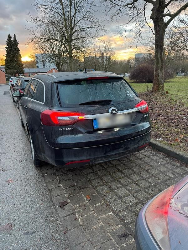 Gebraucht Opel Insignia 140 PS (102 kW) 2014 Schwarz Kombi