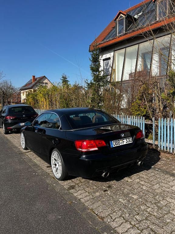 Gebraucht BMW 330 Cabriolet 278 PS (204 kW) 2007 Schwarz Cabrio