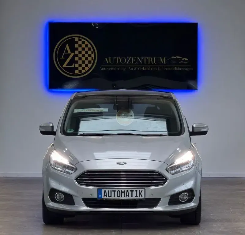 Gebraucht Ford S-MAX Titanium 190 PS (139 kW) 2019 Silber Van / Kleinbus