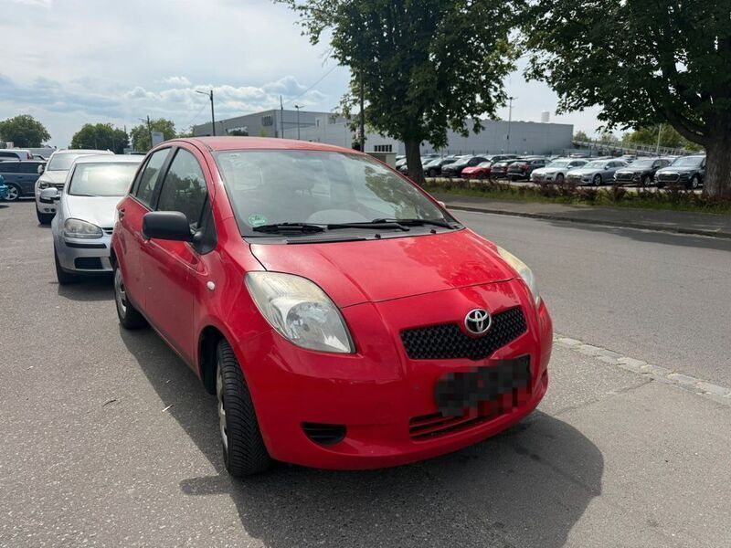Rot Gebraucht 2007 Toyota Yaris Luna Limousine | 1.499 € (Guter Preis) - Bild 1/4