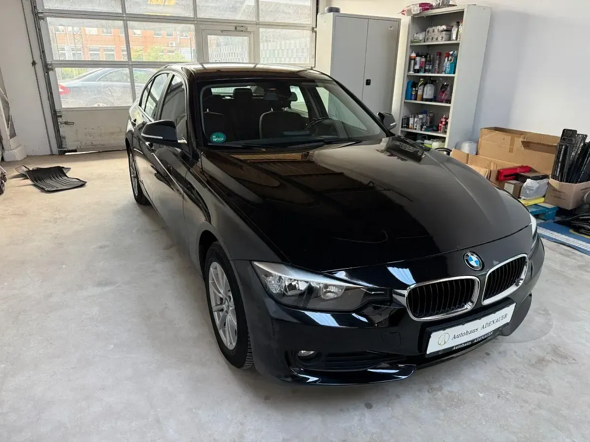 Gebraucht BMW 318 143 PS (105 kW) 2013 Schwarz Limousine