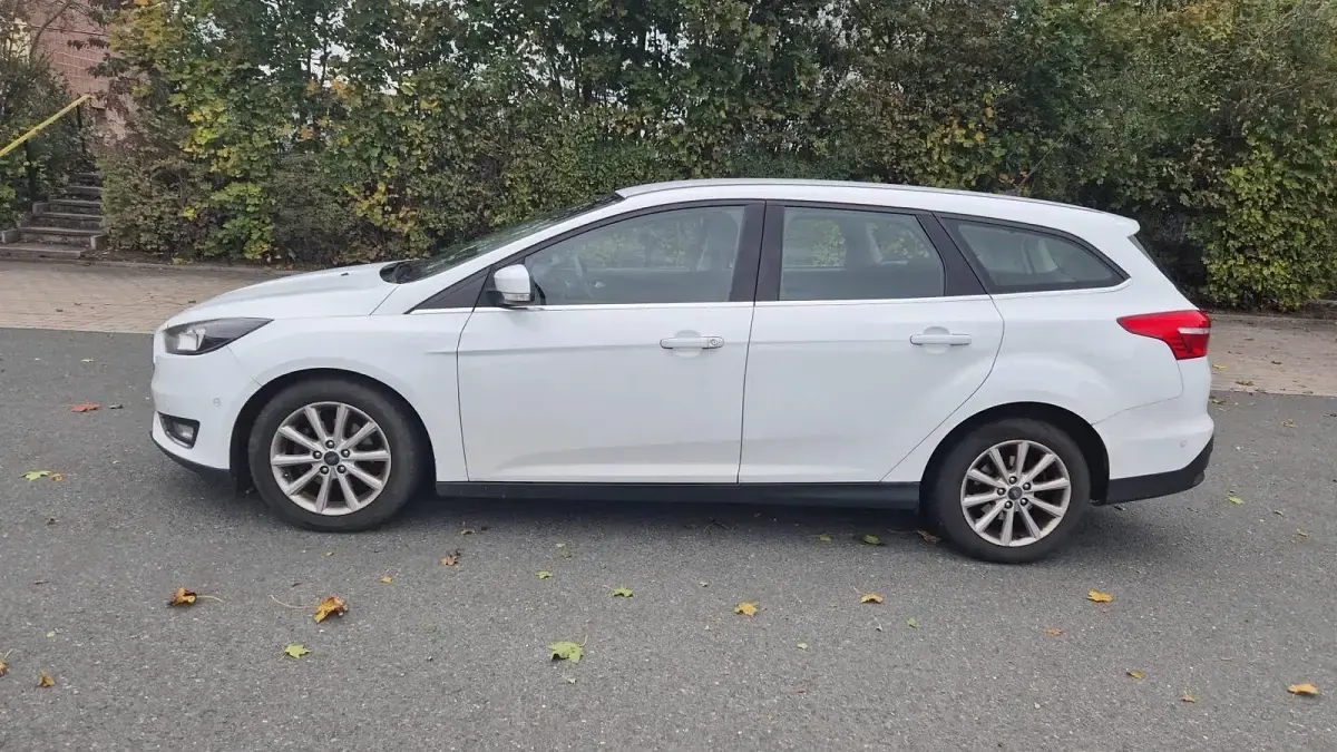 Gebraucht Ford Focus 125 PS (91 kW) 2016 Weiß Kombi
