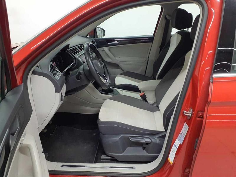 Gebraucht VW Tiguan Elegance 150 PS (110 kW) 2023 Kings red metallic SUV