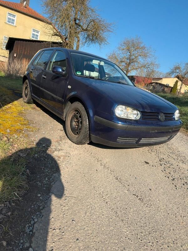 Blau Gebraucht 2002 VW Golf IV Kleinwagen | 450 € (Superpreis) - Bild 1/4