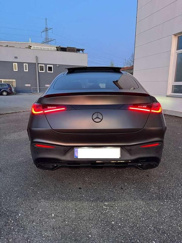 Gebraucht Mercedes GLC300e 197 PS (144 kW) 2025 Schwarz Coupé