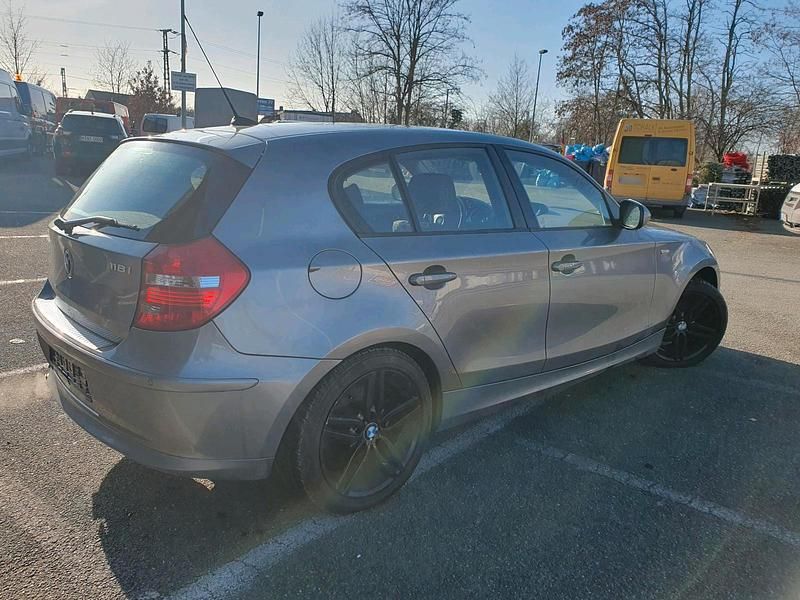 Gebraucht BMW 118 143 PS (105 kW) 2010 Grau Kleinwagen