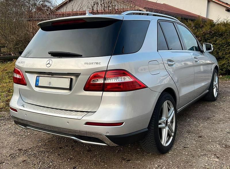 Gebraucht Mercedes ML350 258 PS (189 kW) 2012 Grau SUV