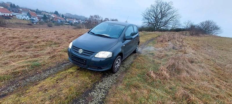 Gebraucht VW Fox 54 PS (39 kW) 2008 Grau Kleinwagen