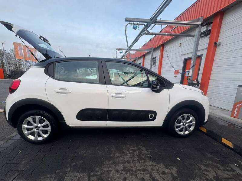 Weiß Gebraucht 2020 Citroën C3 Feel Kleinwagen | 8.900 € (Guter Preis) - Bild 1/4