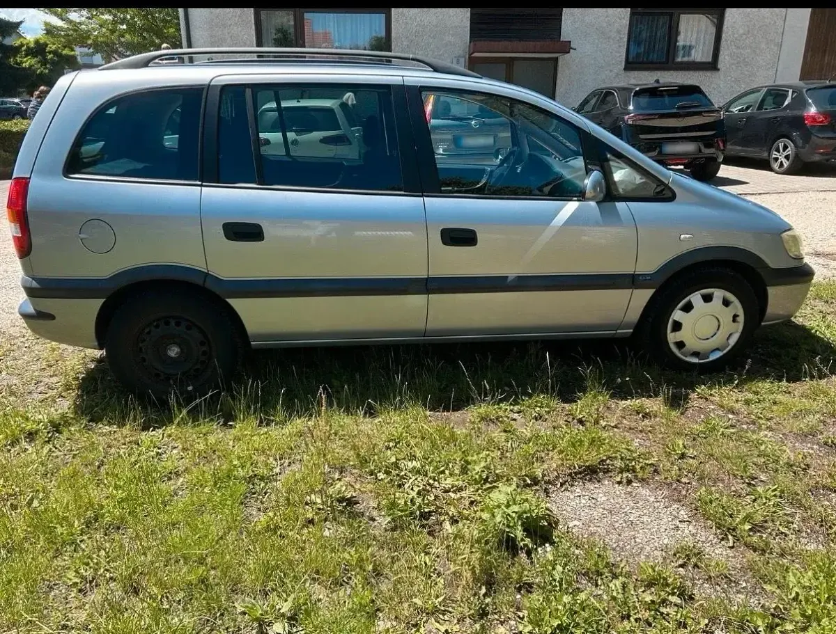 Gebraucht Opel Zafira 147 PS (108 kW) 2002 Silber Van / Kleinbus