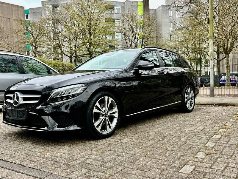Gebraucht Mercedes C200 150 PS (110 kW) 2018 Schwarz Limousine