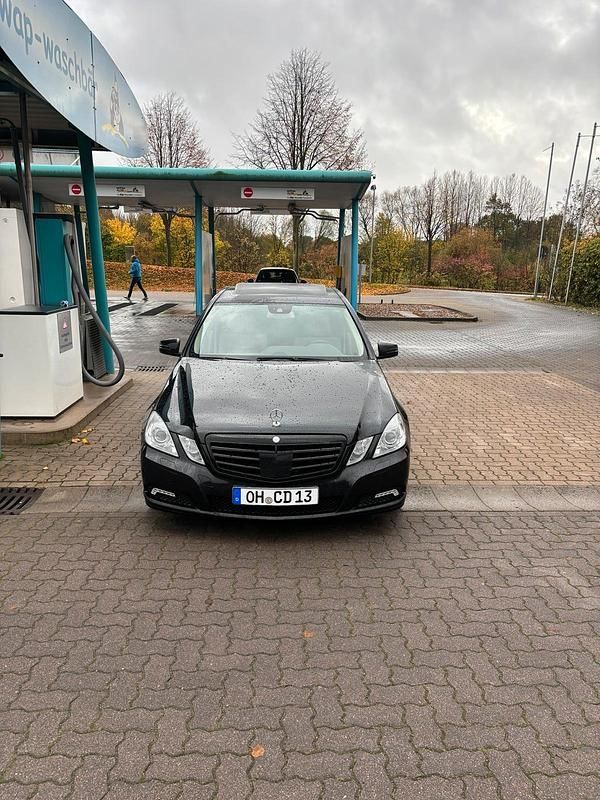 Gebraucht 2009 Mercedes E350 Limousine | 14.000 € (Teuer) - Bild 1/4