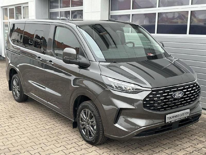Neu Ford Tourneo Titanium 170 PS (125 kW) 2026 Schwarz Van / Kleinbus