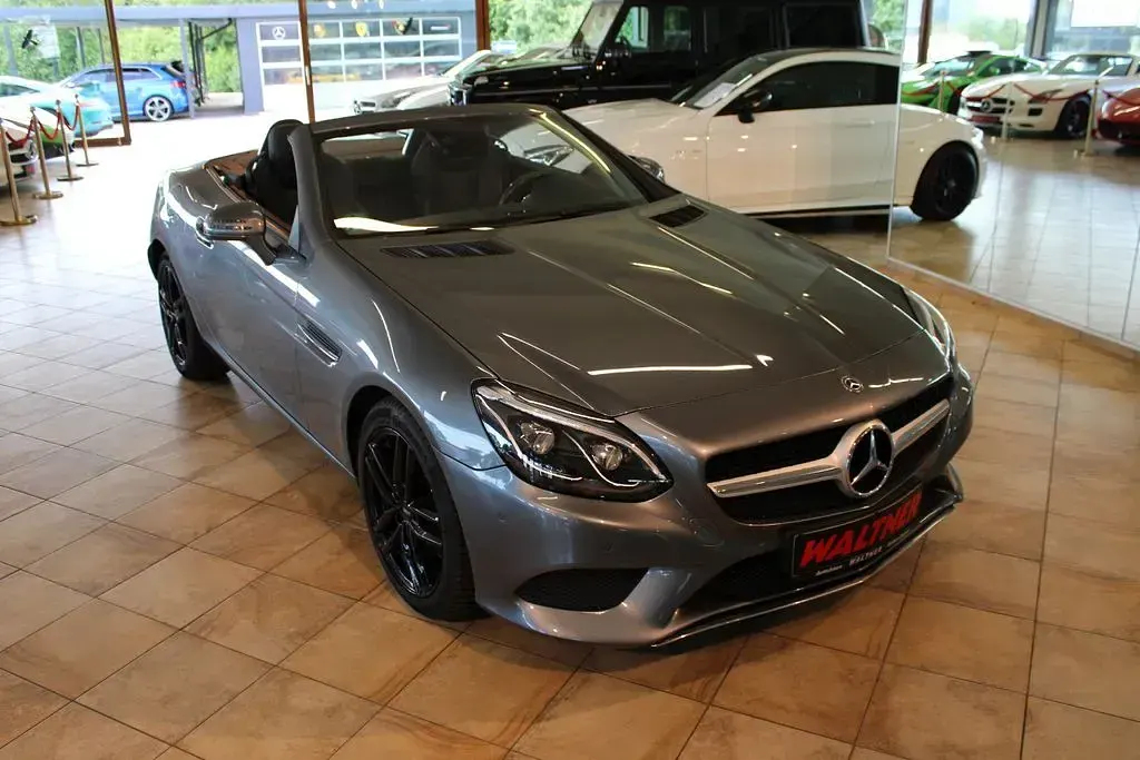 Gebraucht Mercedes SLC200 184 PS (135 kW) 2017 Grau Cabrio