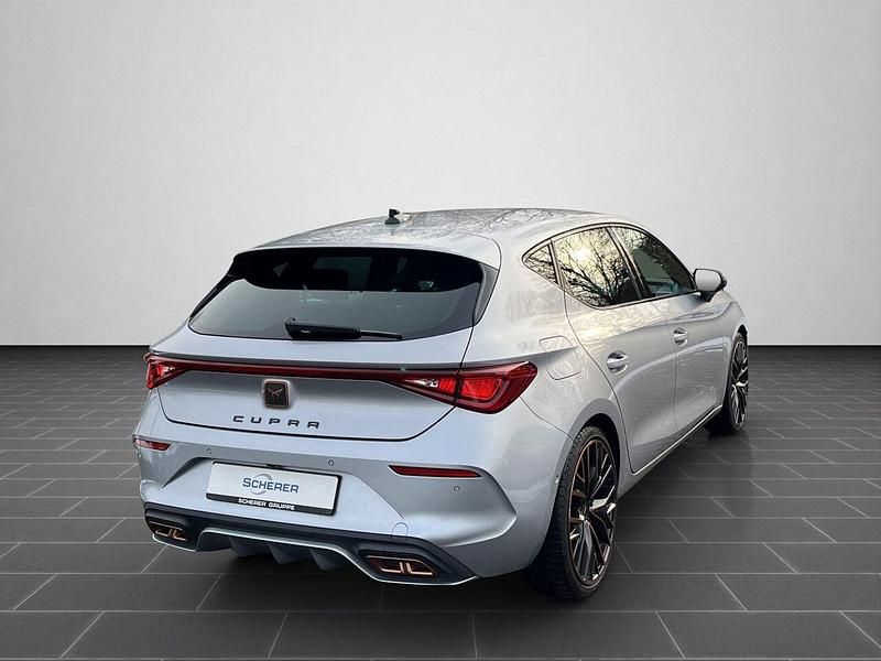 Gebraucht Cupra Leon VZ 245 PS (180 kW) 2022 Urban silber metallic (metallic) Limousine