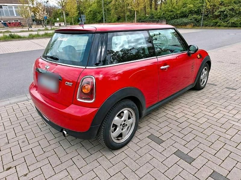 Second-hand Mini ONE 95 CP (69 kW) 2007 Roșu Hatchback