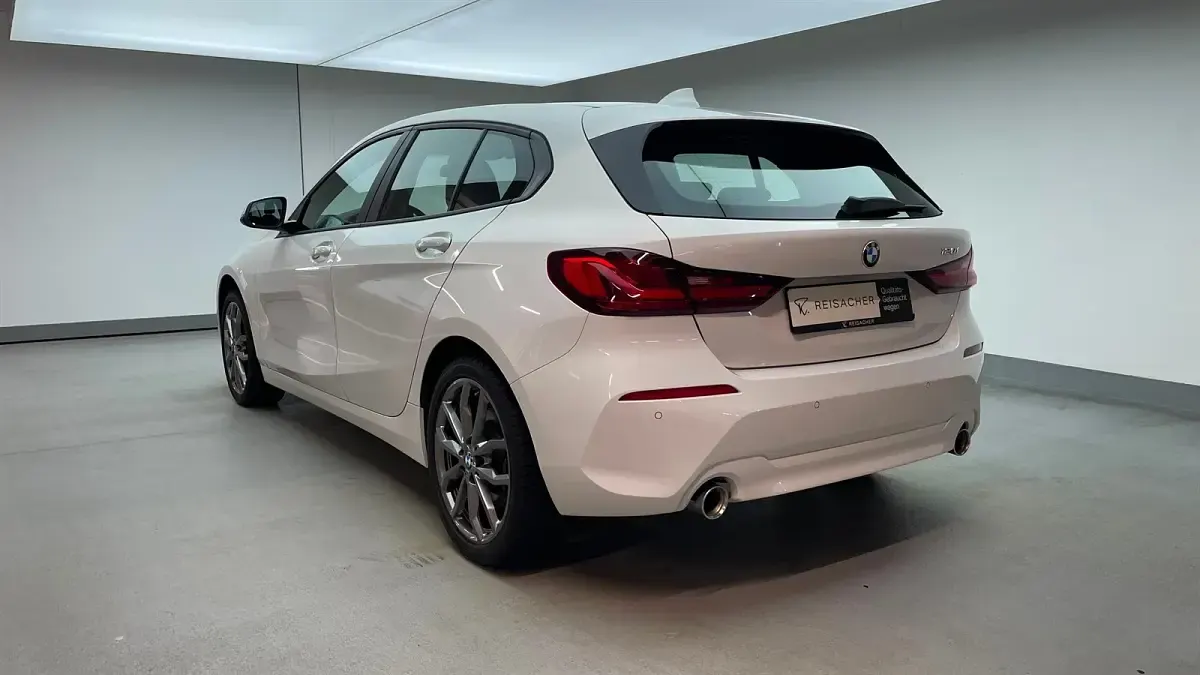 Używany BMW 120 Advantage 192 KM (141 kW) 2023 Biały Hatchback