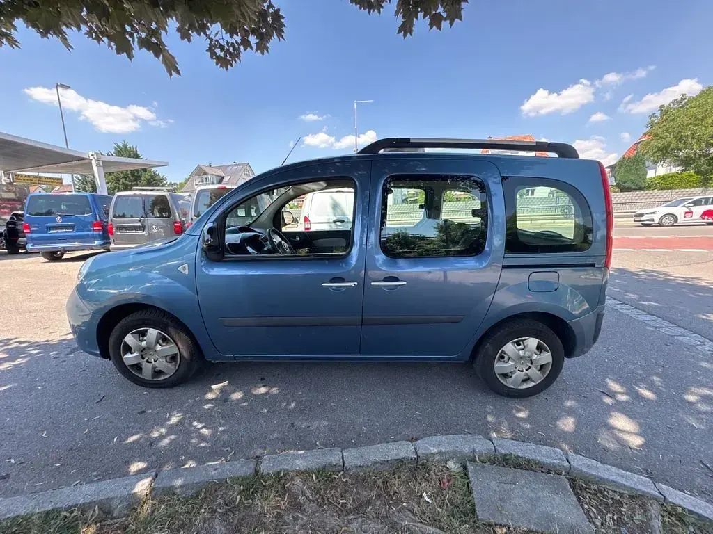 Gebraucht Renault Kangoo Authentique 109 PS (80 kW) 2013 Blau Van / Kleinbus