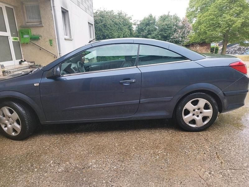 Gebraucht Opel Astra Cabriolet 140 PS (102 kW) 2007 Blau Cabrio