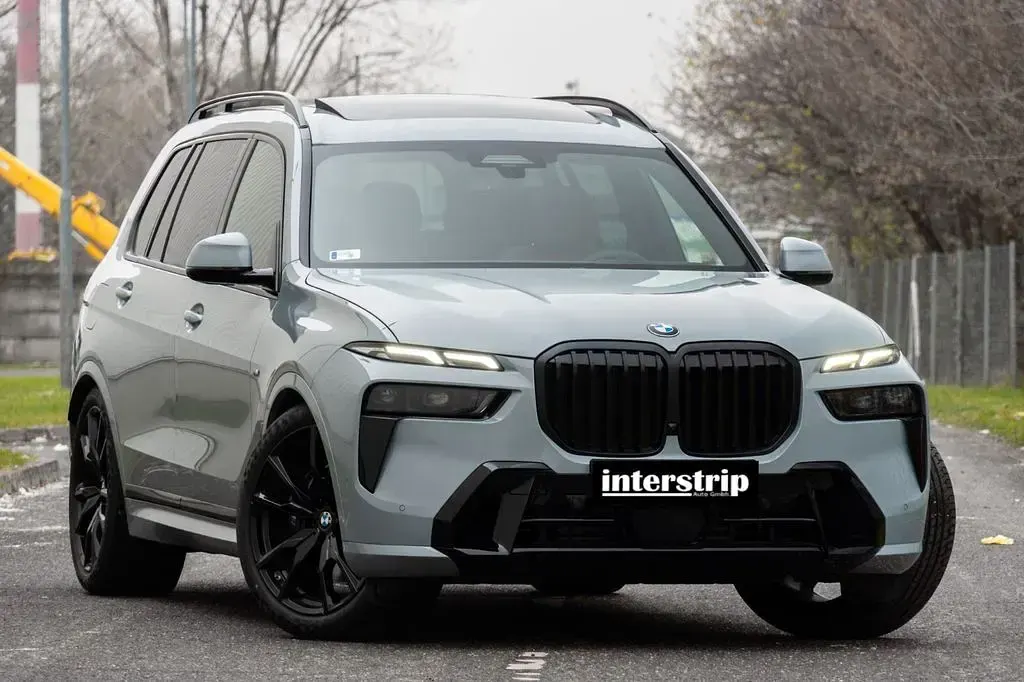 Gebraucht BMW X7 M Sport 352 PS (258 kW) 2025 Grau SUV