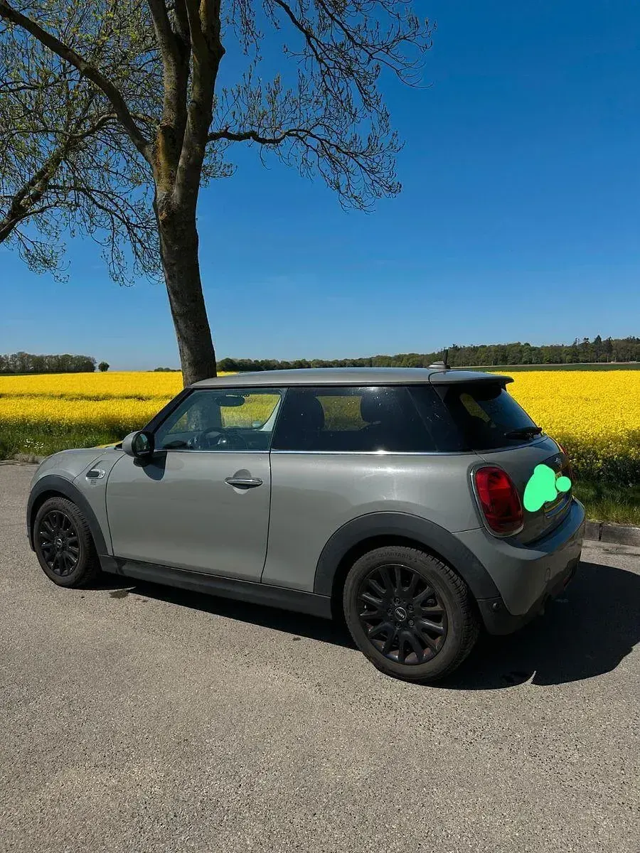 Usado Mini ONE 102 HP (75 kW) 2019 Cinzento Citadino