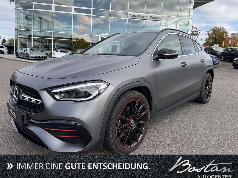 Grau Gebraucht 2021 Mercedes GLA250 AMG SUV | 32.900 € (Guter Preis) - Bild 1/4