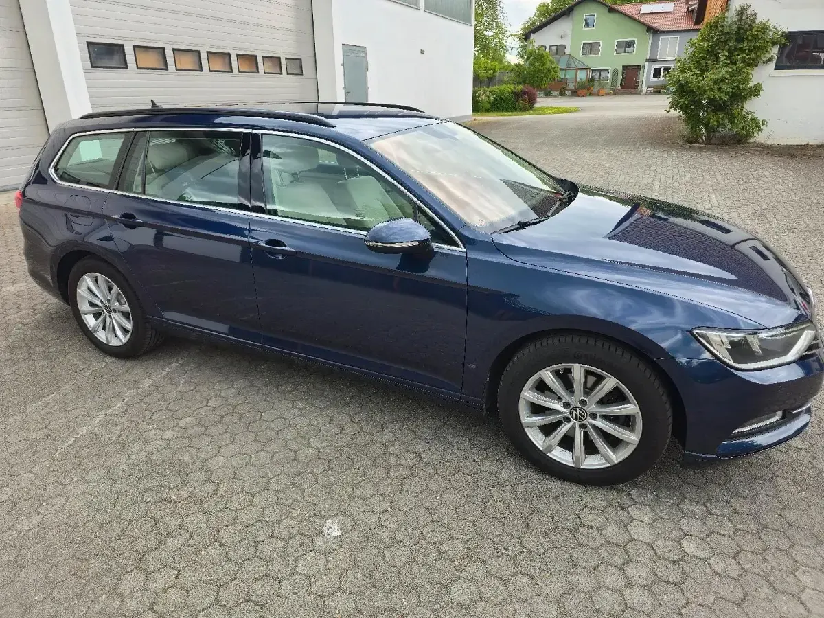 Gebraucht VW Passat 150 PS (110 kW) 2017 Blau Kombi