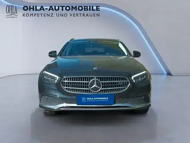 Gebraucht Mercedes E300 Avantgarde 211 PS (155 kW) 2022 Schwarz Limousine