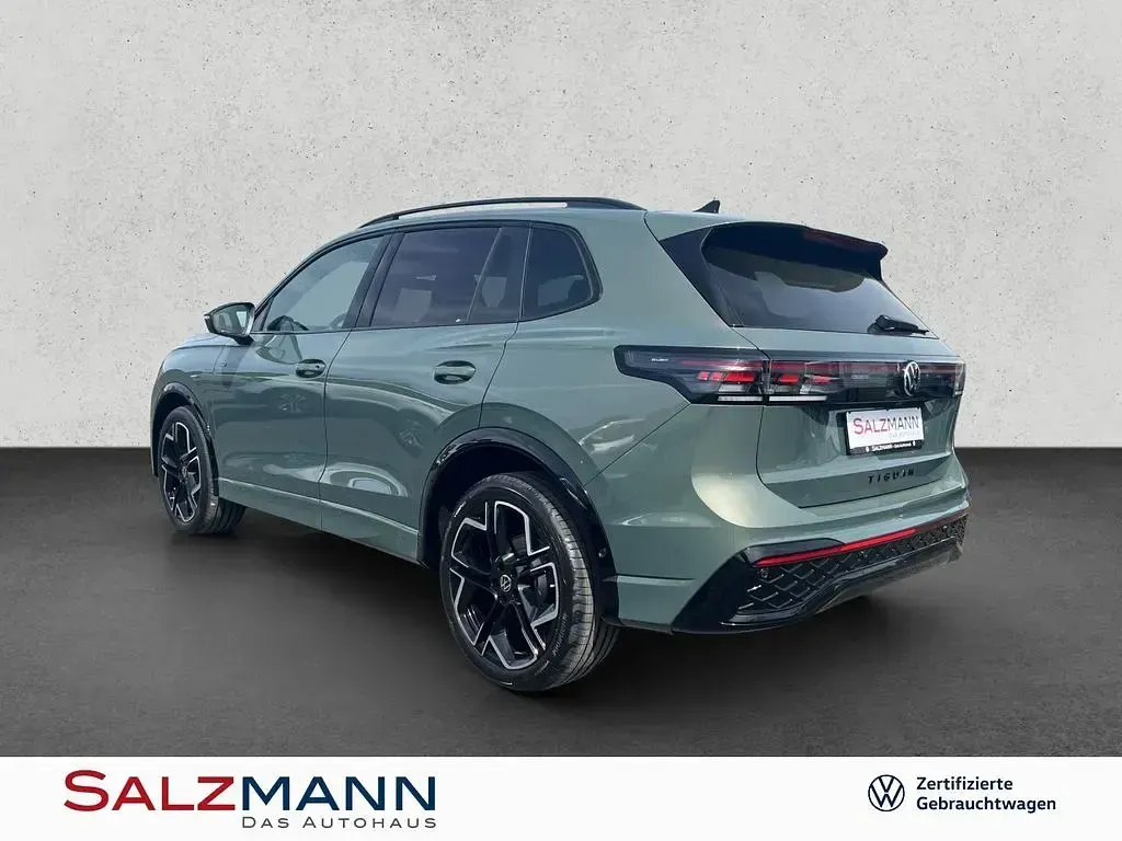 Neu VW Tiguan R-line 150 PS (110 kW) 2026 Grün SUV