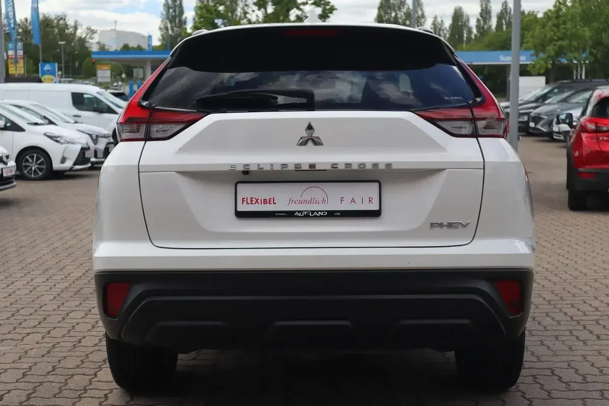 Gebraucht Mitsubishi Eclipse Cross 188 PS (138 kW) 2023 Weiß SUV