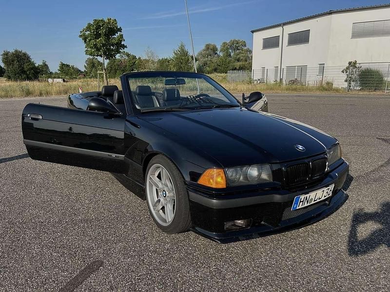 Schwarz Gebraucht 1993 BMW 325 Cabriolet M Sport Cabrio | 8.000 € - Bild 1/4