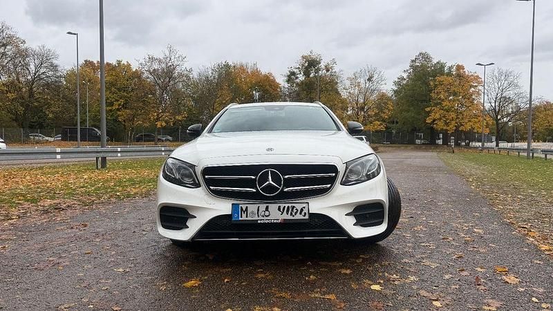 Gebraucht Mercedes E220 AMG line 194 PS (142 kW) 2017 Weiß Kombi