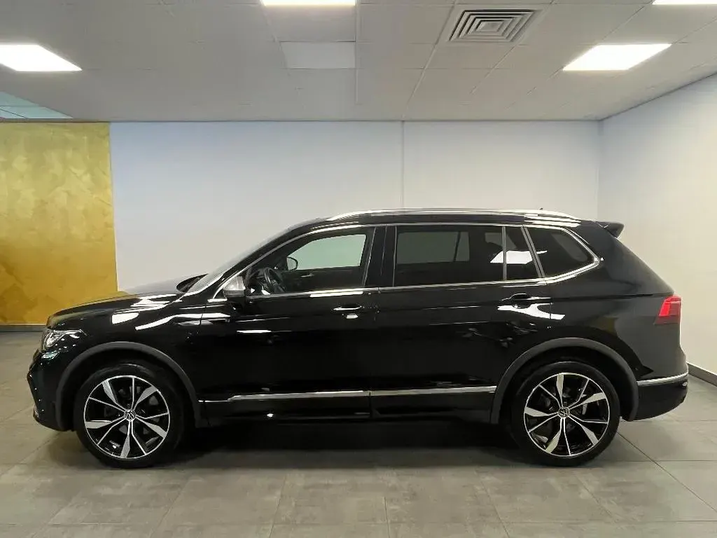 Gebraucht VW Tiguan Allspace R-line 200 PS (147 kW) 2023 Schwarz SUV