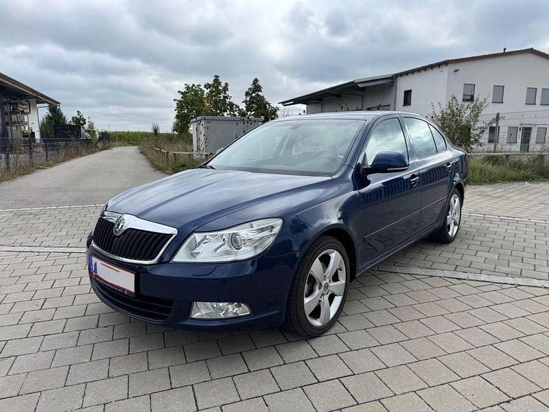 Blau Gebraucht 2009 Skoda Octavia Elegance Limousine | 3.990 € (Superpreis) - Bild 1/4
