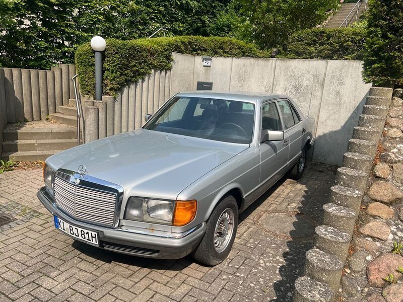 Silber Gebraucht 1983 Mercedes 380 SE Limousine | 5.999 € - Bild 1/4