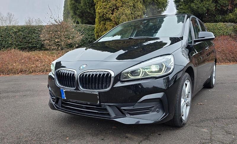 Schwarz Gebraucht 2019 BMW 225 Active Tourer iPerformance Van / Kleinbus | 14.900 € (Fairer Preis) - Bild 1/4